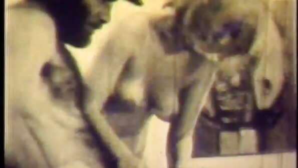 おいしいファックスティックを共有する2つの赤毛の雌犬 女性 用 コンドーム エロ 動画
