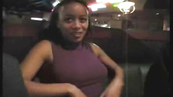 2人の友人が共有する女の子のセクシーなストッキング 女性 用 無料 エロ 動画