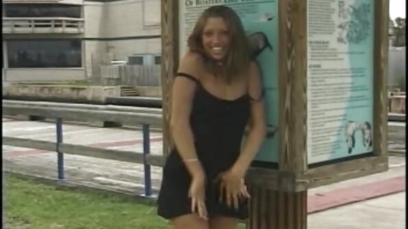 セクシーなアジアのポルノスターシャロン・リーの公共駐車場ファック 女 用 の エロ 動画